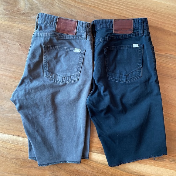 2 pairs of Vans Shorts! - Picture 1 of 13